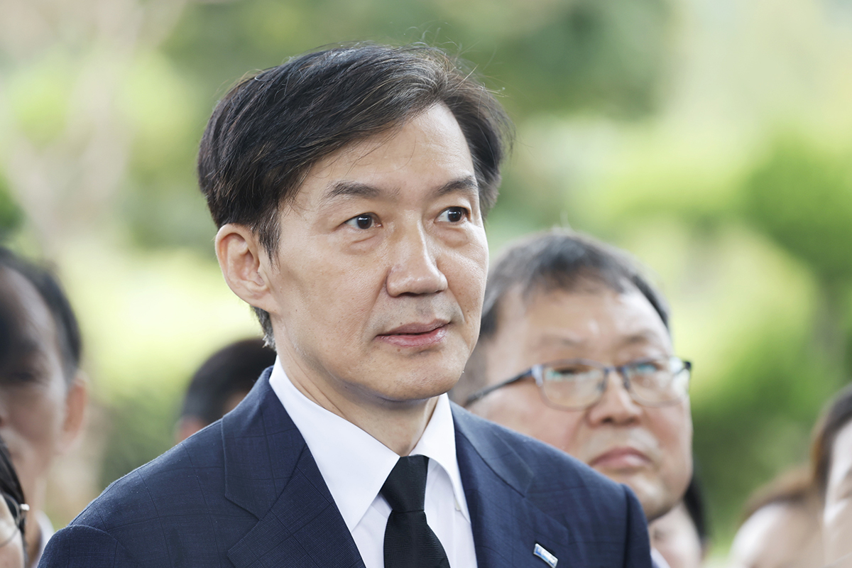 조국, ‘82학번 동기’ 나경원 저격… 한판 붙었다