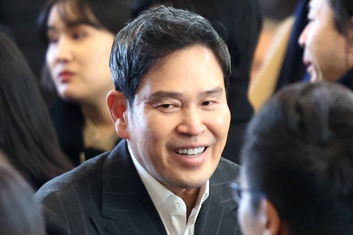 정용진 이마트 대표 복귀 13년 만에 전면 경영｜최신 뉴스&middot;나이&middot;고현정&middot;한지희&middot;가계도&middot;부인&middot;집&middot;멸공 총정리 - 정용진 신세계 회장 근황 사진